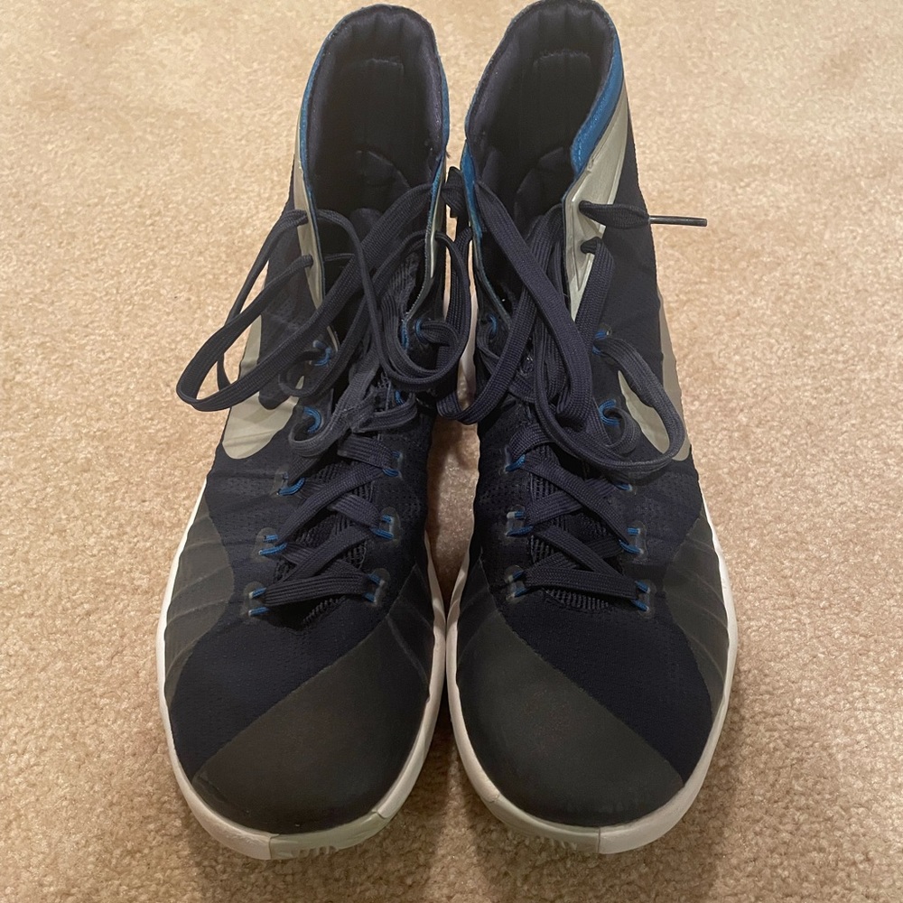 nike basketball shoes